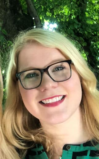 Close-up head shot of Amanda Kutner