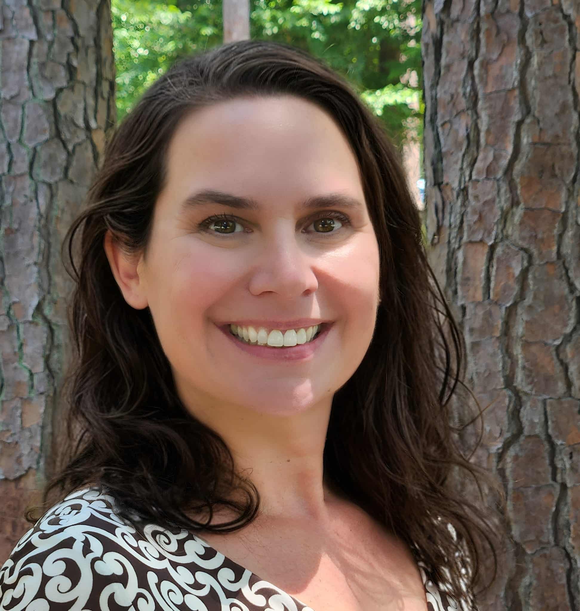 Head shot of Ariel Rogers
